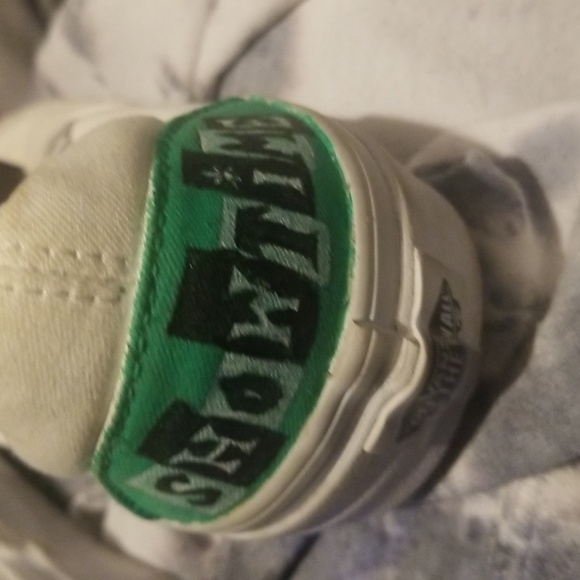 Customized Vans - Picture 2 of 8